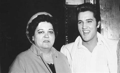 pictures of elvis when his mom died|18 Rare Photos of Elvis and His Mum for Mothers Day